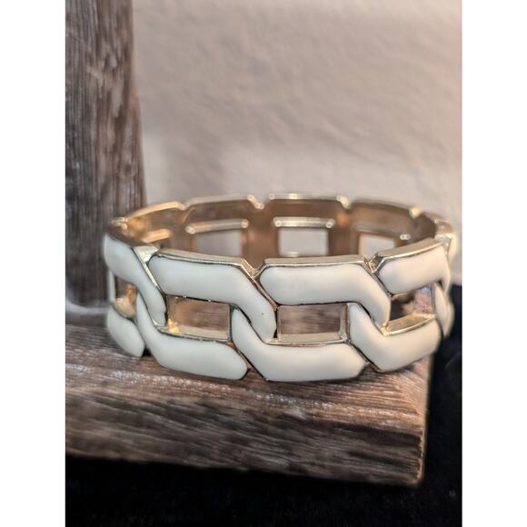 Four Bracelet Lot of Cream Enamel Chain Link Hinged Bangle, Green Stone & More - Picture 2 of 7